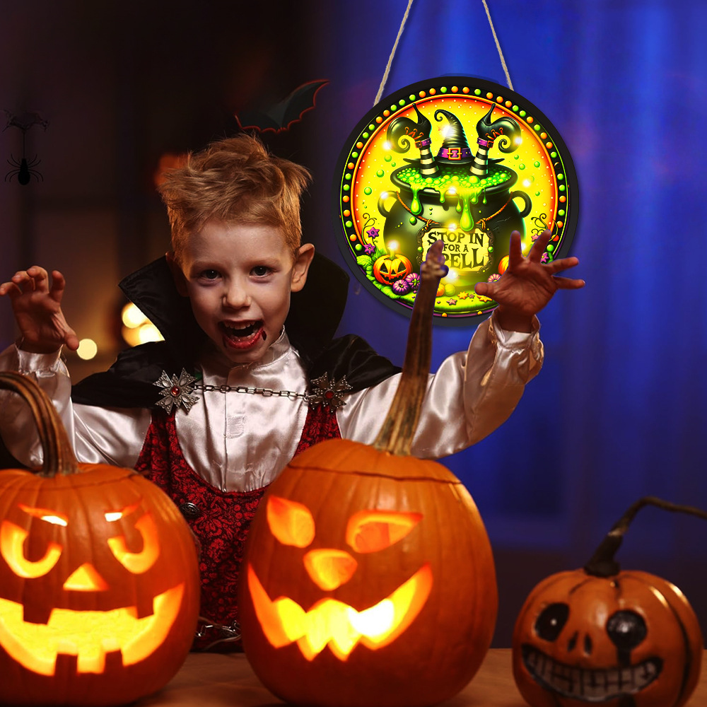 Round Glowing Halloween Hangin - Home Decor Lighting Tricks recension och pris
