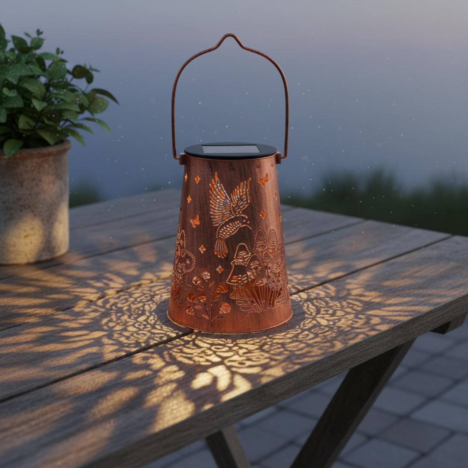 Floral Garden Lantern Pattern  - Lighting Design Decor recension och pris