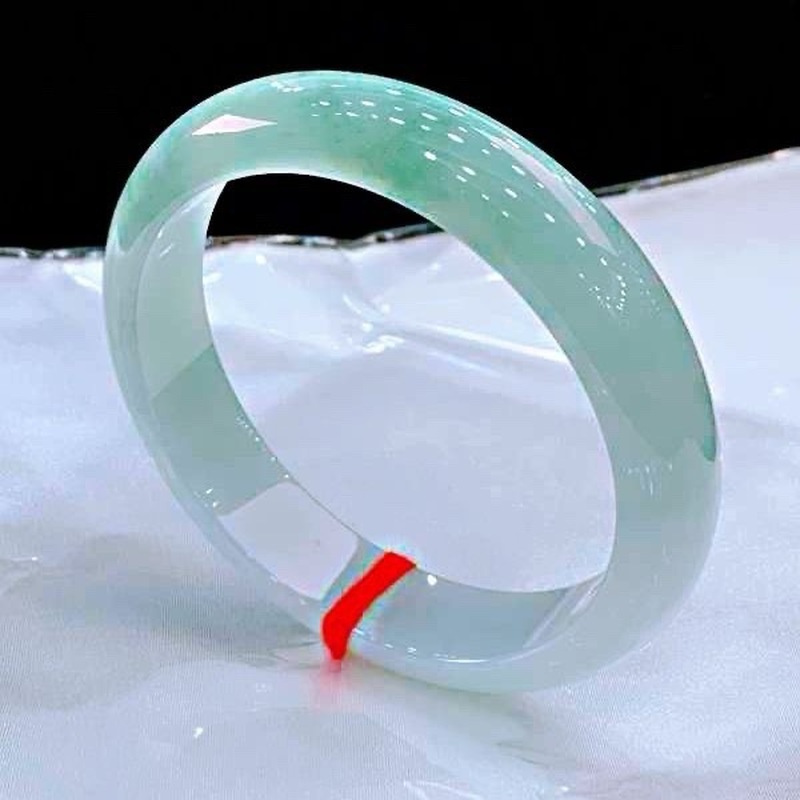 Myanmar , Natural Ice Jadeite  - Lighting & Home Decor Studio recension och pris