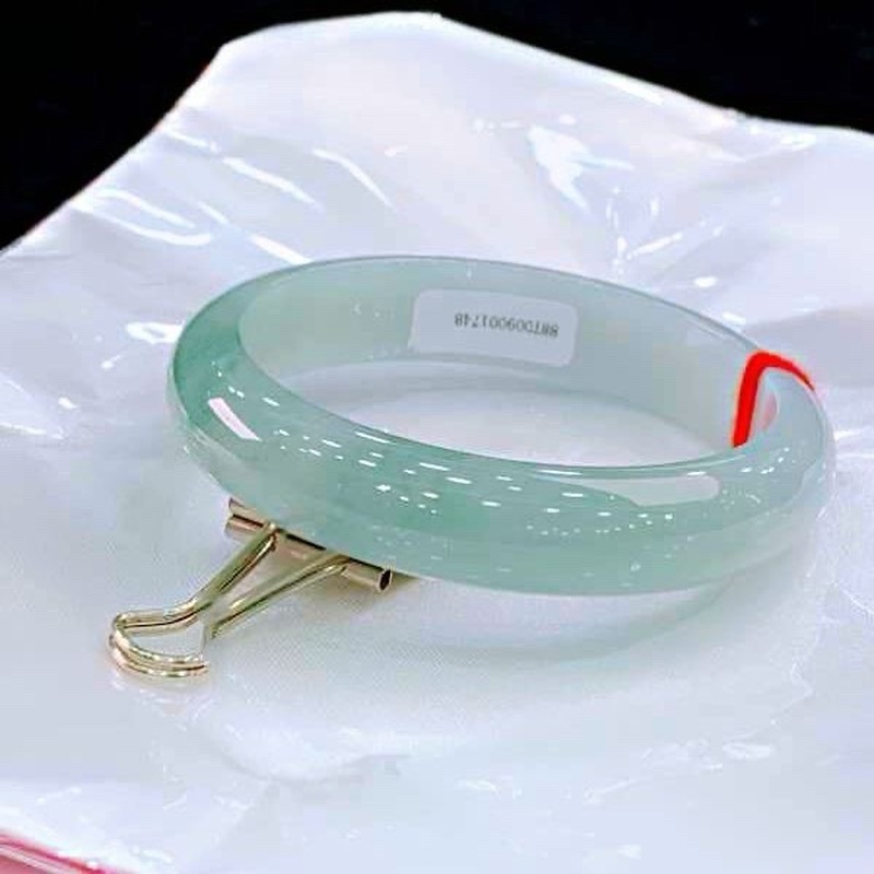 Myanmar , Natural Ice Jadeite  - Lighting & Home Decor Studio recension och pris